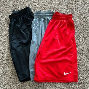 Lot of 3 men’s Nike shorts - size XL